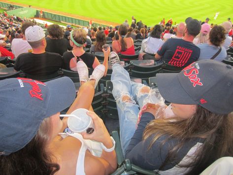 red sox, red sox outfit, baseball, baseball outfit , baseball photo, summer, friend photo, baseball picture inspiration, baseball hats, digital cam Cute Baseball Game Pictures, Baseball Gf Pictures, Baseball Game Aesthetic Pictures, Baseball Game Astethic, Baseball Game Insta Pics, Red Sox Outfit, Baseball Romance, Red Sox Game, Pretty Mess