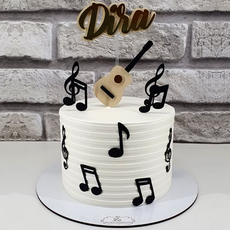 Music Cake Ideas For Men, Music Cake Ideas, Guitar Birthday Cakes, Bolo Musical, Music Themed Cakes, Cake Designs For Boy, Music Cakes, Music Cake, Guitar Cake