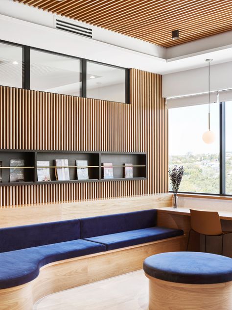 Greenslopes Specialist Medical Consult Suite - Healthcare Snapshots Healthcare Snapshots, Waiting Room Design, Healthcare Interior Design, Medical Office Design, Clinic Interior Design, Hospital Interior, Office Lobby, Architects Office, Hospital Interior Design