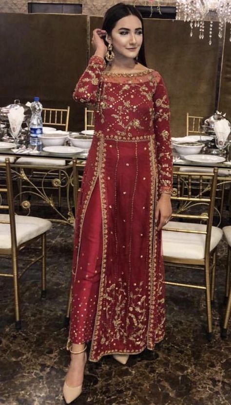 Brides friend Shadi Dresses, Pakistani Formal Dresses, Pakistani Party Wear, Pakistani Wedding Outfits, Pakistani Dresses Casual, Pakistani Fashion Party Wear, Beautiful Pakistani Dresses, Salwar Kamiz, Indian Gowns Dresses