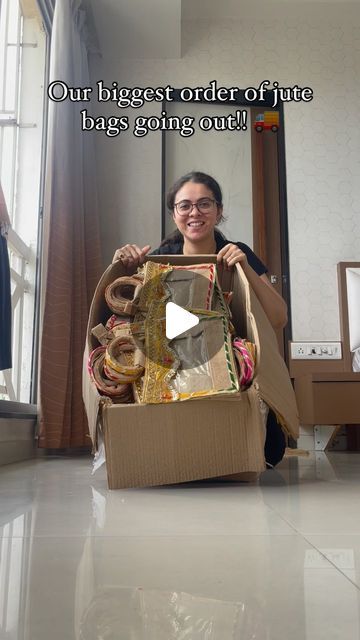 Rakhis by Gift Pitara on Instagram: "We have introduced this multipurpose jute bag which can be used as Room Hamper bags and for Saree Gifting. It matches with the Indian traditional vibe and looks go good!!   #roomhampers #weddinghampers #returnfavours #weddinggift #wedding #weddingessentials   [Room Hamper, Wedding Hamper, Saree gifting, Jute Bags, Return Favours]" Room Hampers For Indian Weddings, Return Gifts For Wedding Indian, Wedding Return Gifts Indian, Wedding Snack Bags, Return Favours, Return Gifts Indian, Indian Destination Wedding, Indian Wedding Gifts, Wedding Snacks