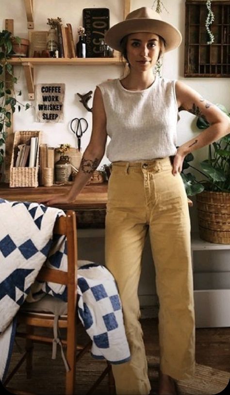 Relaxed Artsy Style, Earthy Outfits For Work, Neutral Earthy Outfits, Environmentalist Aesthetic Outfit, Minimalist Boho Outfits Women, Boho Skater Aesthetic, Clean Boho Outfit, Outfits For Pale Skin Summer, Free Woman Aesthetic Outfits