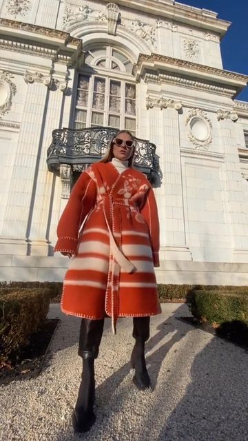 1of1 Custom Clothing Upcycling on Instagram: "Blanket Statement 🍂 How did it turn out? Let us know 🔥 Upcycled blanket coat by @an_erin - - #blanket #blanketjacket #handstitched #handstitching #upcycledfashion #upcycledclothing #handmadefashion #coat #upcycledcouture #customcoat #autumnoutfit #autumncoat" Wool Blanket Coat Pattern, Blanket Stitch Coat, Diy Wool Blanket Coat, Coat From Blanket, Blanket Fashion, Blanket Coats, Blanket To Jacket, Upcycled Coat, Diy Blanket Jacket