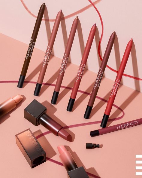 Bueaty Products, Huda Beauty Lip Contour, Huda Beauty Lip, Sephora Lip, Bday Wish List, Lip Contour, Product Presentation, Lip Contouring, Very Berry