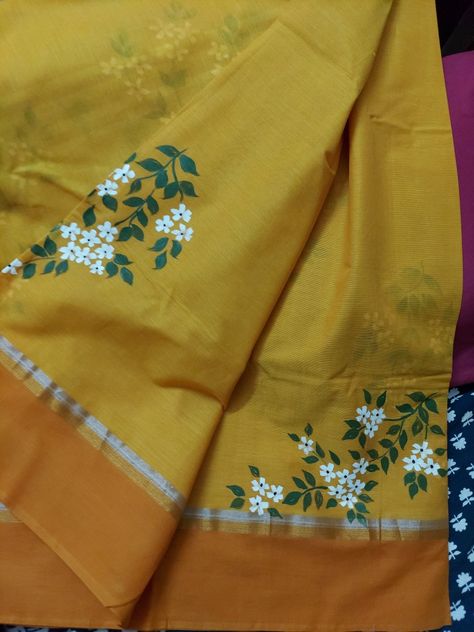 Sari Painting, Painting Blouses, Yellow Blouse Designs, Dupatta Painting, Embroidery Drawing, Madhubani Saree, Suit Painting, Mekhela Chador, Handpainted Tote