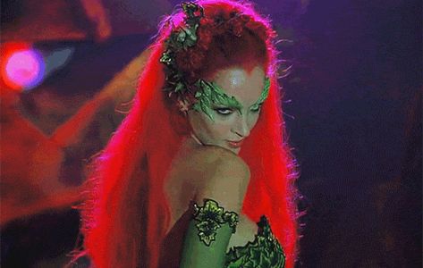 tumblr_li90lo9vbZ1qdsmoho1_500-1438286167.gif (500×317) Uma Thurman Batman, Uma Thurman Poison Ivy, Poison Ivy Batman, Green Costumes, Uma Thurman, Creative Costumes, Now And Then Movie, Batman Robin, Movie Titles