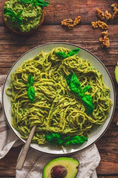 Healthy Pesto Pasta, Lunches Recipes, Pesto Pasta Dishes, Pesto Mozzarella Chicken, Kale Pesto Pasta, Pesto Pasta Bake, Avocado Pesto Pasta, Healthy Pesto, Avocado Dessert