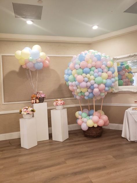 Pastel Hot Air Balloon Party, Air Ballons Decoration, Pastel Balloons Decoration, Pastel Baby Shower Decorations, Hot Air Balloon Birthday Theme, Hot Air Balloon Theme Party, Hot Air Balloon Backdrop, Balloon Air Balloon, Pastel Hot Air Balloon