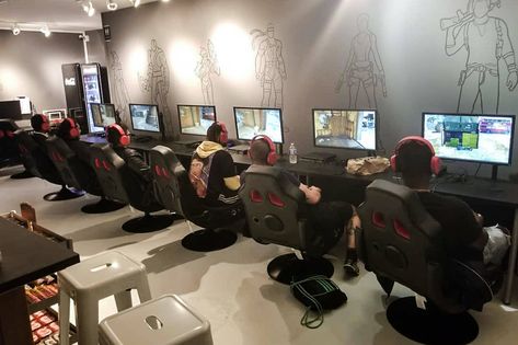 LAN Lords Gaming Centre | KOREATOWN: 703R Bloor St. West Rear-Basement | Gamer Lounge | BlogTO Gaming Centre Design, Gaming Cafe Design, Gamer Lounge, Gaming Cafe, Game Lounge, Game Net, Gaming Shop, Computer Club, Geek House