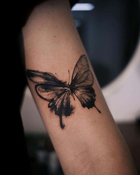 Xray Butterfly Tattoos, Abstract Butterfly Tattoo, Butterfly Tattoo Design, Monarch Butterfly Tattoo, Wrist Tattoo Designs, Tier Tattoo, Black Tattoo Cover Up, Surreal Tattoo, Abstract Butterfly