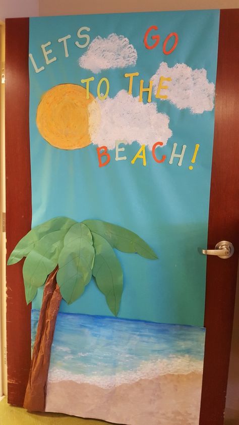 Beach theme Beach Theme Preschool, Beach Theme Classroom, Teacher Appreciation Doors, Ocean Theme Preschool, Summer Bulletin Boards, Classroom Decor High School, Diy Classroom Decorations, Teacher Doors, School Doors