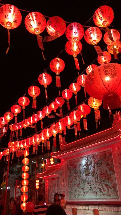 Red Lanterns Aesthetic, Angpao Imlek Aesthetic, Cny Aesthetic, Lunar New Year Aesthetic, Chinese New Year Aesthetic, Chinese Culture Aesthetic, Lantern Aesthetic, Asian New Year, Lantern Wallpaper