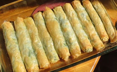 Spanicopita Recipe, Spanakopita Rolls, Spinach Pies, Spanakopita Recipe, Greek Spinach Pie, Greek Dinners, Pasta Fillo, Spinach Pie, Tandoori Masala