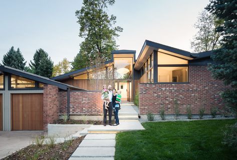 Mid Century Re-Modern - HMH Architecture + Interiors - Boulder, CO Mid Century Modern House Exterior, Carriage Style Garage Doors, Mid Century Modern Exterior, Mid Century Exterior, Brick Siding, Front Courtyard, Architecture Model Making, Mid Century Modern House, Exterior Brick