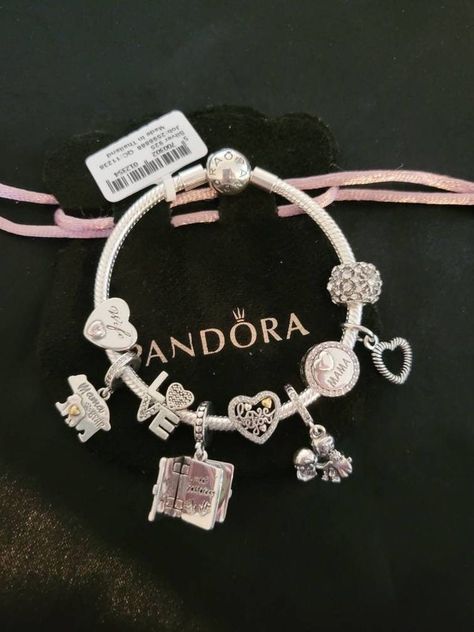 Pandora Bracelet Charms Ideas, Girly Bracelets, Pandora Bracelet Designs, Crystal Bead Jewelry, Elven Jewelry, Desain Quilling, Pretty Jewelry Necklaces, Wrist Jewelry, Jewelry Accessories Ideas