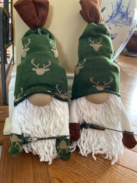 My custom hunting gnomes! Find me on FB! Hunting Gnomes Diy, Hunting Gnome, Gnome Ideas, Gnomes Diy, Diy Gnomes, Snowman Crafts, Crafts To Do, Creative Gifts, Christmas Crafts