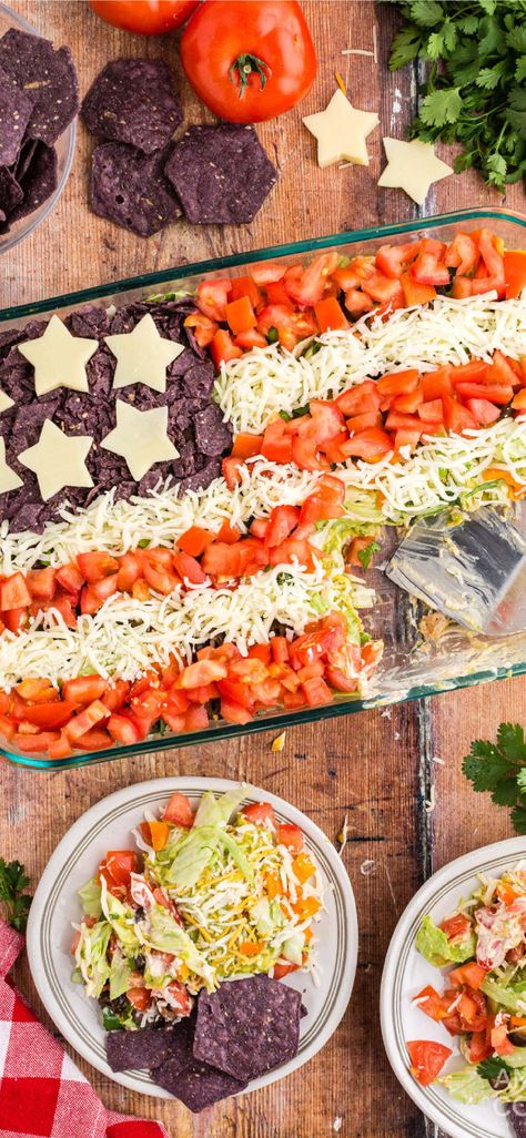 Blue Party Foods, 4th July Food, Taco Dip Recipe, Tortilla Chip, Fruit Dips Recipes, Yummy Salads, Appetizer Dishes, Taco Dip, Fourth Of July Food