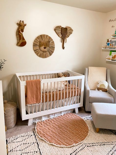 Safari Theme Room, Zoo Nursery Theme, Safari Wall Decor, Baby Boy Room Themes, Giraffe Nursery Decor, Lion Nursery, Elephant Wall Decor, Elephant Nursery Decor, Baby Room Inspiration