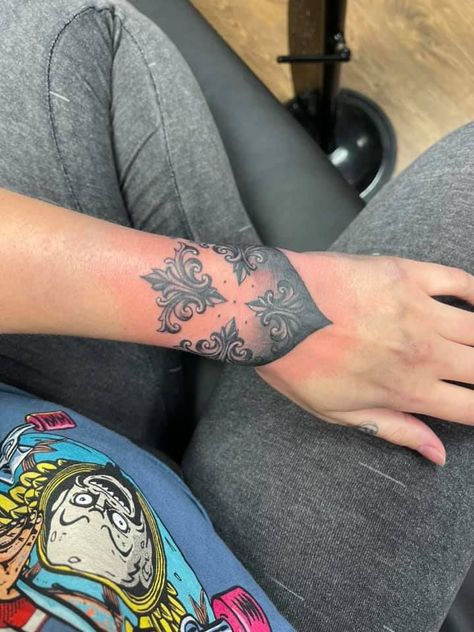 Hand Cuff Tattoo, Hand Wrist Tattoos For Women, Wrist Tattoo Cover Up, Cuff Tattoo, Filigree Tattoo, Armor Tattoo, Tattoo Board, Car Things, Wicked Tattoos