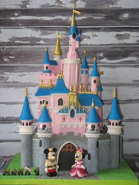 Disney castle cake Disney Castle Birthday, Disney Castle Cake, Castle Cakes, Chateau Disney, Castle Birthday Cakes, Disney Themed Cakes, Castle Birthday, Princess Castle Cake, Disney Princess Cake