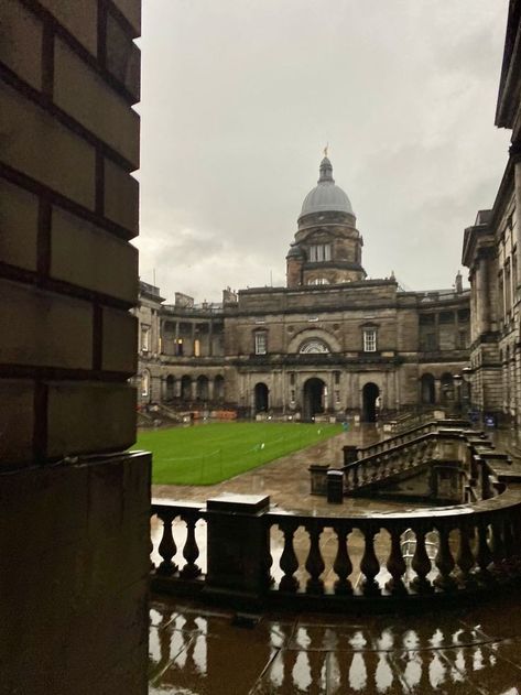 Scotland Girl, Scotland Aesthetic, University Of Edinburgh, Edinburgh University, Uni Life, Dream School, Gap Year, Dark Academia Aesthetic, Edinburgh Scotland