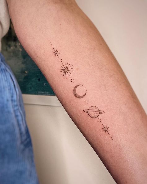 Moon Tattoo Line, Planet Tattoo Ideas, Sun Moon Tattoo, Tattoo Symbolism, Planet Tattoo, Saturn Tattoo, Solar System Tattoo, Tattoo Line, Planet Tattoos