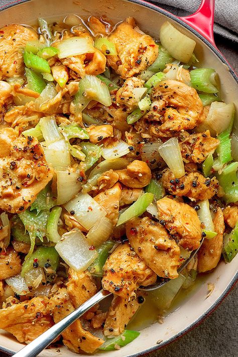 BLACK PEPPER CHICKEN IN 20 MIN | Chefjar Chinese Buffet Black Pepper Chicken, Chicken Broccoli Peppers Recipes, Chicken Green Peppers, Panda Express Black Pepper Chicken, Sliced Chicken Breast Recipes, Celery Recipe, Celery Recipes, Black Pepper Chicken, Feta Recipes