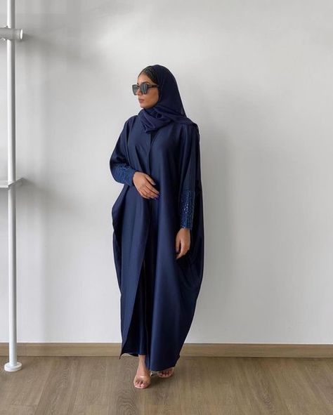 Dark Blue Abaya, Navy Abaya, Navy Blue Abaya, Abayas Designs, Blue Abaya, Abaya Outfit, Emoji Photo, Modest Fits, Abaya Fashion