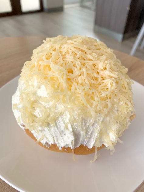 Ensaymada Aesthetic, Ensaymada Photography, Filipino Food Party, Eva Core, Bowl Recipes Easy, Pembuat Roti, Dessert Tea, Food Party, Bowl Recipes