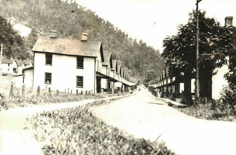 Wayland, KY - Floyd County Appalachian People, Floyd County, Eastern Kentucky, Railroad History, Appalachian Mountains, Country Stars, Historical Pictures, Going Home, Vintage Pictures