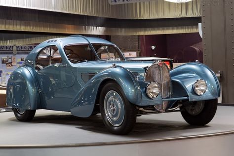 ECR - Bugatti Type 57 Atlantic Coupé details Bugatti Type 57sc Atlantic, Bugatti Atlantic, Bugatti Type 57, Basque Country, Blue Interior, Pebble Beach, Bugatti, Coupe