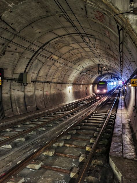 Underground metro line in Porto, Portugal. Metro Train Aesthetic, Underground Structures, Penthouse Apartment Exterior, Railway Tunnel, Toning Training, Writing Reference, Train Tunnel, English Project, Metro 2033