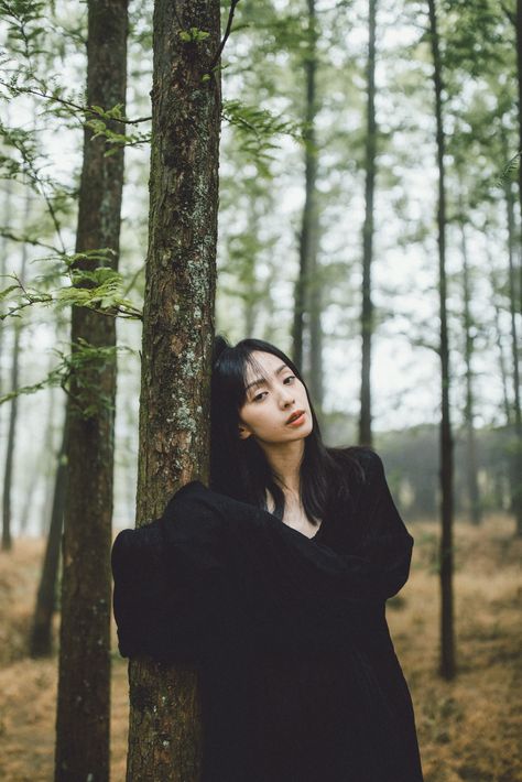 Portfolio | Instagram | Twitter | Facebook | SamAlive | Flickr Pictures In The Forest, Witchy Fall Photoshoot, Nature Portraits Photography Forests, Photoshoot Woods, Portrait In The Forest, Forest Portrait, Forest Portrait Photography, Photography Forest Portrait, Photography In Woods Women