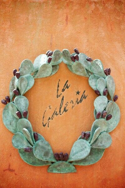 Southwest Christmas Decor, Southwestern Christmas Ornaments, Cactus Wreath, Mexico Christmas, Wine Cork Art, Cactus Diy, Mexican Christmas, Mexican Home Decor, Cork Art