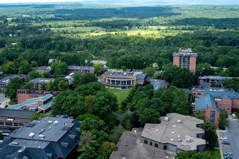 is Skidmore a good school? Skidmore College, College Campus, School Fun, Take A, Look At, University, Google Search, House Styles