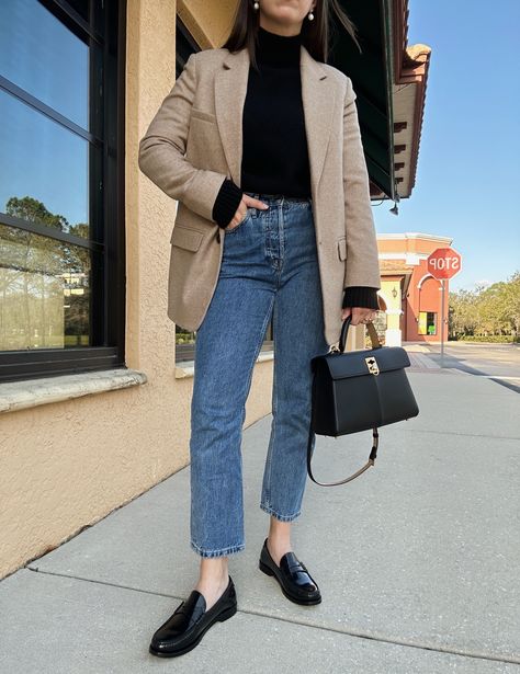 Oversized Blazer Outfit Casual, Tan Blazer Outfit, Oversize Blazer Outfit, Oversized Blazer Outfit, Work Outfit Inspiration, Blazer Outfits Casual, Tan Blazer, Stylish Work Attire, Beige Blazer