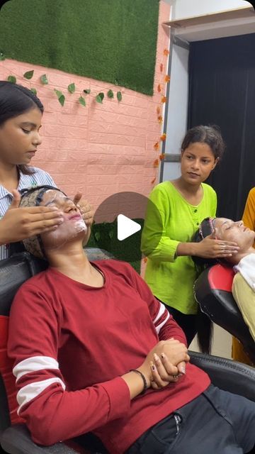 Facial Steps Professional Videos, Facial Steps, Facial Massage Benefits, Hari Styles, Facial Massage Steps, Massage Benefits, Facial Massage, Massage, Facial