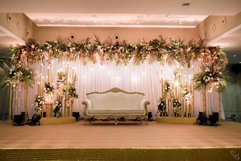 Stage Decoration For Wedding Indian, Decoration Ideas Marriage, Reception Wedding Backdrop, Valima Decor Stage Decorations, Wedding Designs Decoration Backdrops, Wedding Flower Decorations Receptions, Indian Wedding Reception Stage Decor, Indian Wedding Decorations Stage, Elegant Engagement Decor