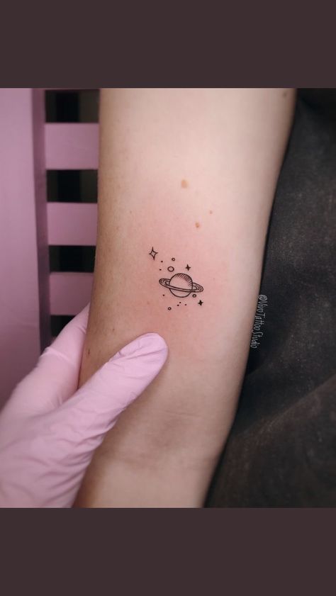 Planets Tattoo Simple, Anklet Tattoos For Women, Saturn Tattoo, Behind Ear Tattoos, Universe Tattoo, Anklet Tattoos, Planet Tattoos, Small Pretty Tattoos, Wrist Tattoos For Women