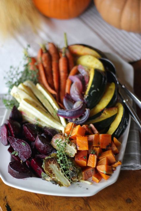 Roasted Root Vegetable Platter with Lemon, Shallot & Thyme Vinaigrette | Thanksgiving Sides Recipe Diy Vinaigrette, Thyme Vinaigrette, Turkey Gravy Recipe Easy, Thanksgiving Recipes Side Dishes Veggies, Make Ahead Turkey Gravy, Best Turkey Gravy, Turkey Gravy Easy, Homemade Turkey Gravy, Making Turkey Gravy