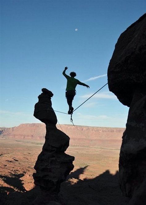 Adrenaline Junkies Like Living On the Edge (30 Photos) - Suburban Men Powder Skiing, Extreme Adventure, Base Jumping, Living On The Edge, Adventure Bucket List, All Too Well, Thrill Seeker, Skydiving, Crazy People