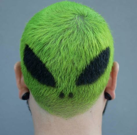 Hair Buzz Designs, Buzzed Hair Dye Designs Halloween, Died Buzzed Hair, Green Hair Buzzcut, Colourful Buzzcut, Colorful Buzzed Hair, Buzz Cut Hair Dye Designs, Buzz Cut Dyed, Buzzcut Ideas