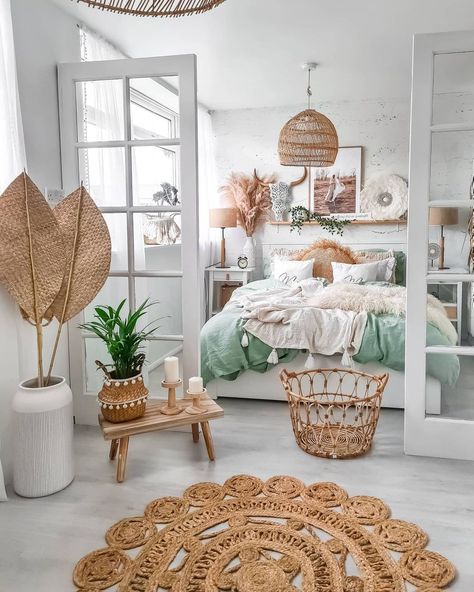 Aesthetic Bedrooms, Boho Styl, Makeover Bedroom, Dekorasi Kamar Tidur, Redecorate Bedroom, Cozy Room Decor, Boho Room, Room Makeover Bedroom, Dream Room Inspiration