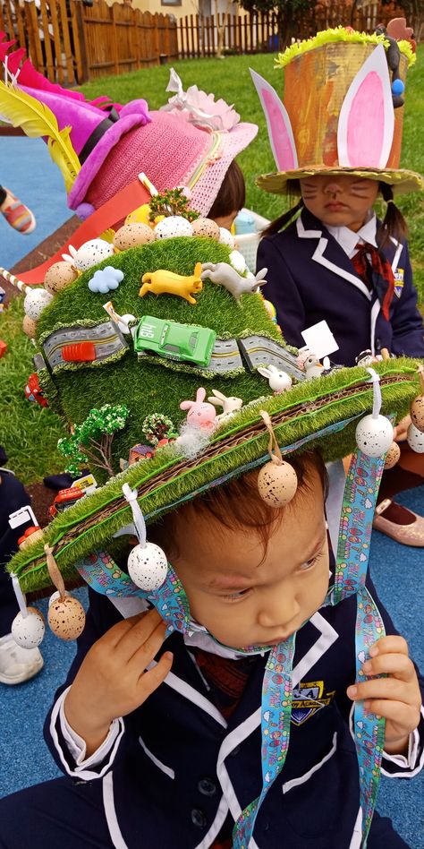 My son loves his Easter hat, for the theme is the movie <cars>. Spring Hat Parade, Easter Bonnets For Boys, Tractor Hat, Easter Hat Parade, Easter Bonnets, Crazy Hat, Easter Hat, Spring Hat, Crazy Hat Day