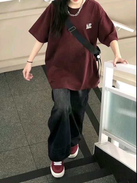 Oversize Casual Outfit, Tomboy Outfit Aesthetic, Baggy Shirt Outfit Aesthetic, Tomboy Outfits Aesthetic, Tomgirl Outfit, Baggy Streetwear Women, Fall Outfit Mom, Tomboy Dress, Y2k Outfits Grunge