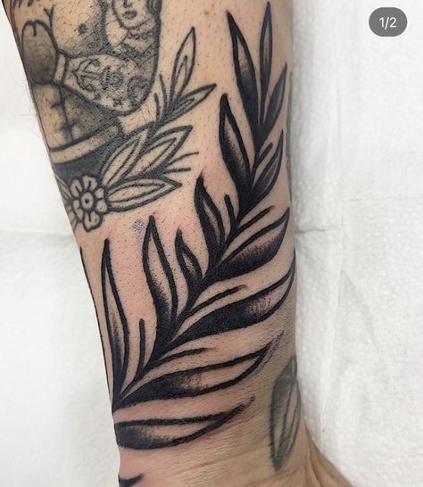 Leave Forearm Tattoo, Tattoo Sleeve Filler Leaves, Traditional Eucalyptus Tattoo, Thick Lines Tattoo Style, Old School Leaves Tattoo, Leaf Elbow Tattoo, Old School Leaf Tattoo, Neo Traditional Olive Branch, Narrow Traditional Tattoo