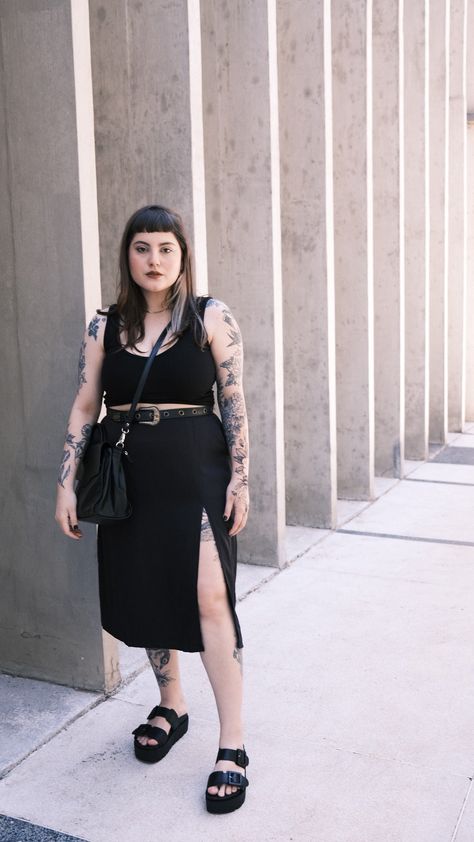 Dungarees Outfit Plus Size, Summer Goth Outfits Midsize, Midsize Rocker Chic, Middle Aged Goth, Goth Outfits Work, Mid Size Fashion Edgy, Summer Outfit Alternative, Midsize Black Outfit, Brunch Outfit 2023