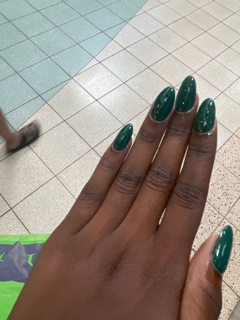 Dark Green Acyrilics Nails, Christmas Nails Dark Green, Emerald Nails, Fall Acrylic, Classy Acrylic, Dark Emerald Green, Dark Green Nails, Green Nail Designs, Nude Nail Designs