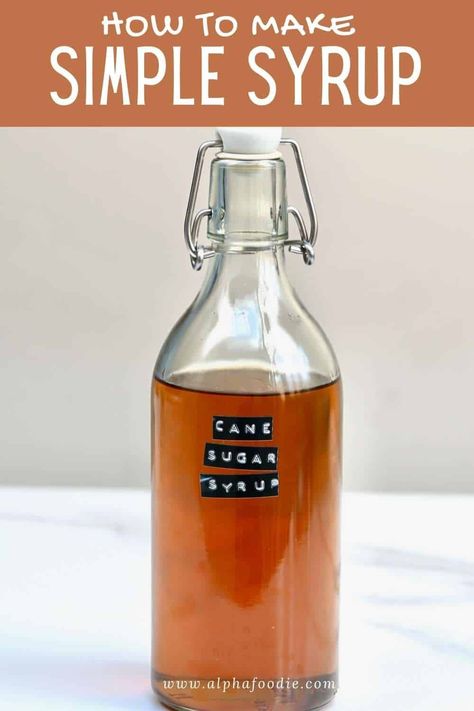 Keep your cakes moist, your coffee sweet or make a heat-busting lemonade – this two-ingredient homemade simple syrup is a versatile must-have for your pantry. Keto Simple Syrup, Tortilla Dessert, Homemade Syrups, Brown Sugar Simple Syrup, Keto Simple, Homemade Maple Syrup, Maple Syrup Bottles, White Cane, Simple Syrup Recipes