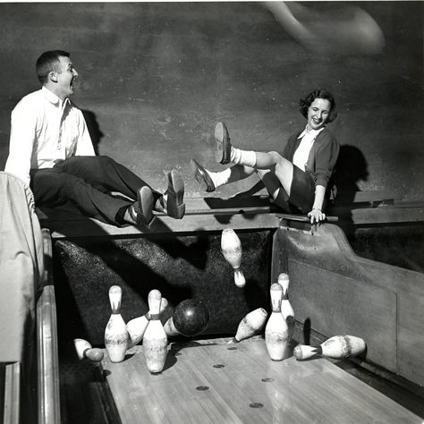 Vintage Bowling, Bowling Pins, A Student, Bowling, Dodge, Black And White, Pins, White, Black